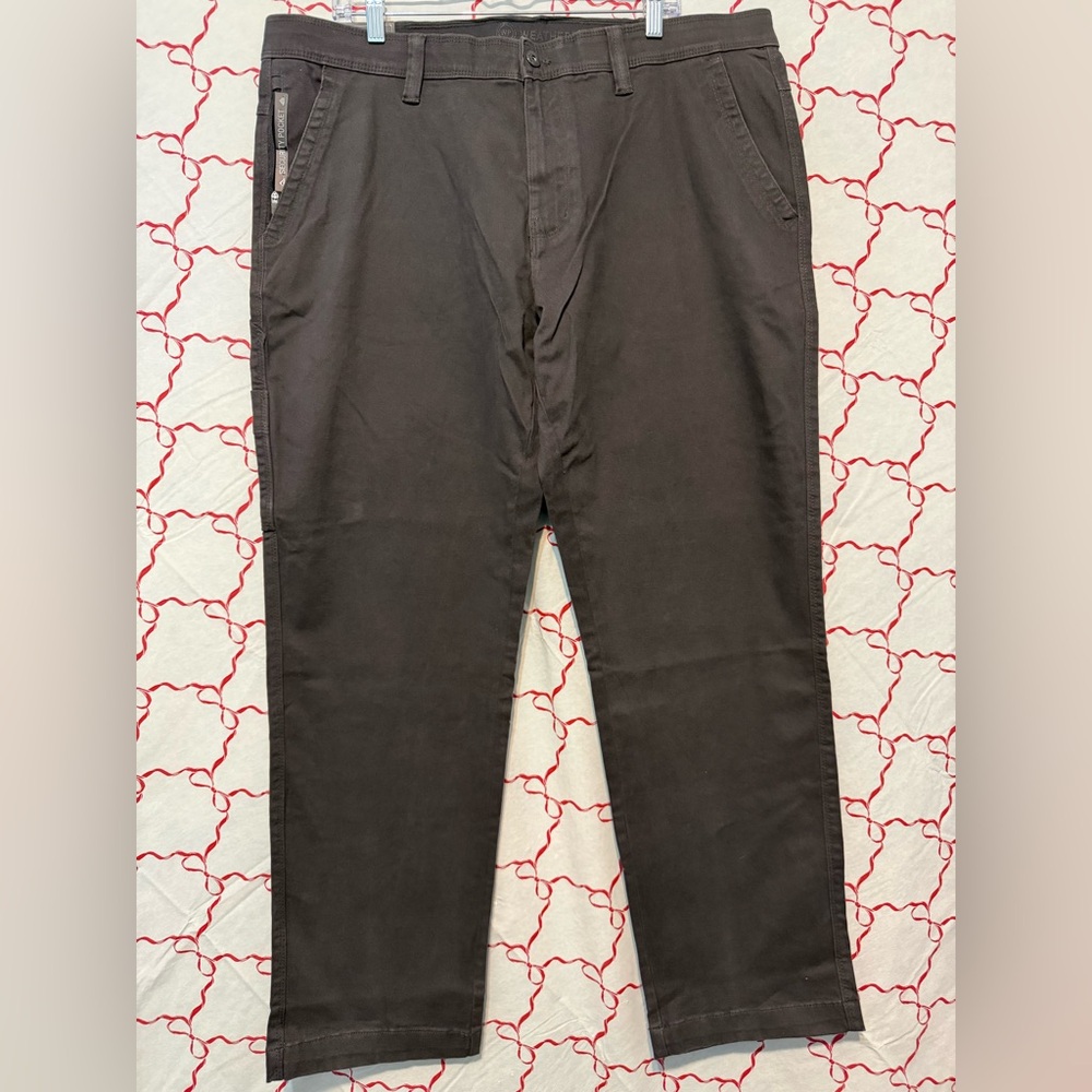 Weatherproof Men’s Tech Pants Grey Shadow 40x32 NWT Stretch Straight Fit